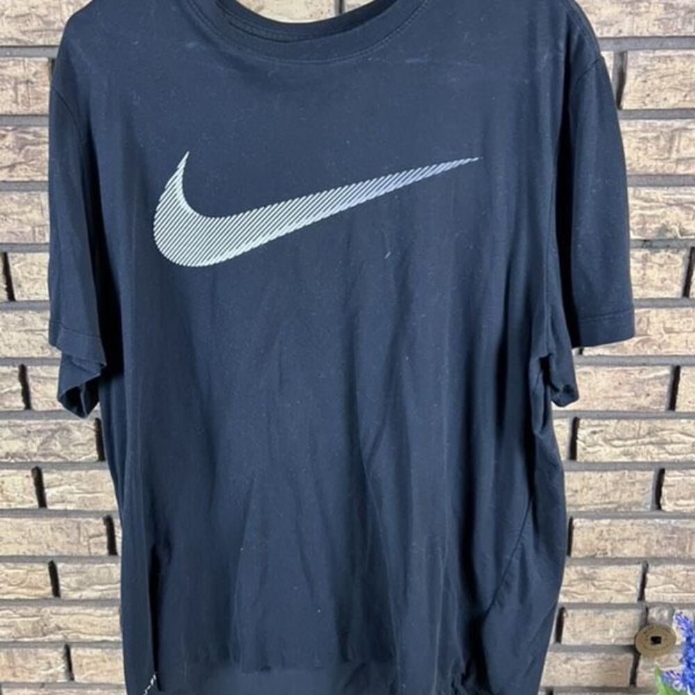 The Nike Tee size‎ ￼xl black dry-fit